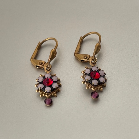 Leverback drop earrings. - Picture 2 of 7